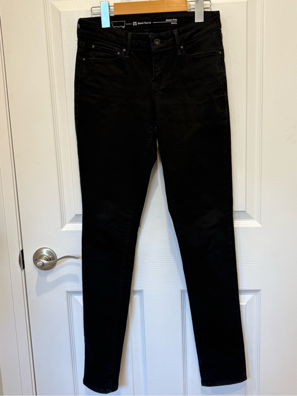 Levi's Demi Curve Modern Rise Skinny Jeans in Black #1027
